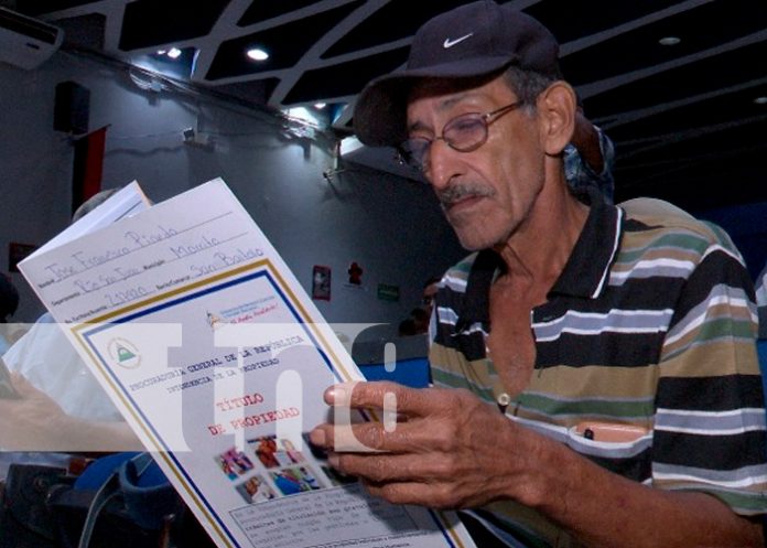 Foto:Gobierno de Nicaragua facilita la entrega de títulos de propiedad a retirados del Ejército/TN8