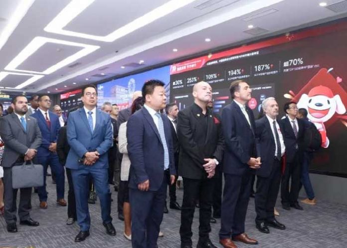 2 Misión Diplomática de Nicaragua visita las Oficinas Centrales de JingDong en Beijing