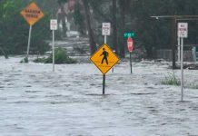 Huracán Idalia causa dos muertes y varios estragos en Florida Huracán Idalia causa dos muertes y varios estragos en Florida