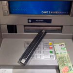 ¡Chiva! Con la ‘tapa negra», la nueva estafa en cajeros automáticos ¡Chiva! Con la ‘tapa negra", la nueva estafa en cajeros automáticos