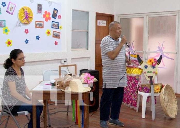 Conversatorio sobre la importancia del huipil como patrimonio de Nicaragua