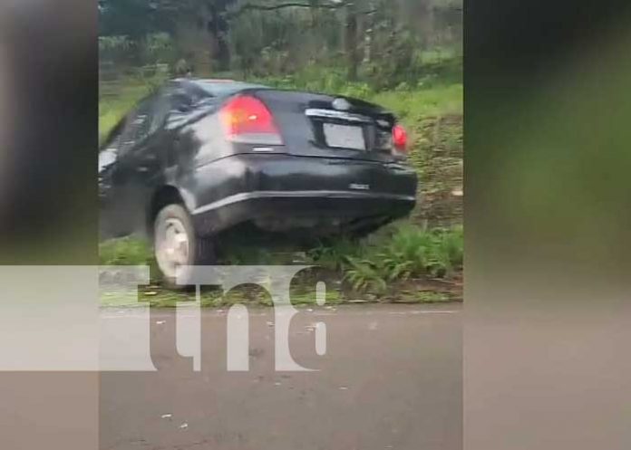 3 Foto: Un joven grave tras chocar con un taxi en Muelle de los Bueyes, Caribe Sur / TN8