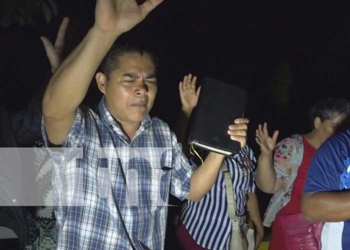 Pastores se unen en oración en la Carretera Panamericana para que cesen los accidentes