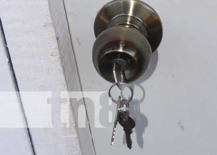 Familia recibe techo digno en el Barrio José Dolores Estrada en Nandaime