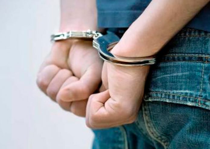 3 ¡De las redes a la cárcel!: Joven en Florida arrestado por planear tiroteo escolar