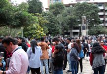Terremoto en Colombia cobra vida de mujer que saltó desde un edificio en su desesperación Terremoto en Colombia cobra vida de mujer que saltó desde un edificio en su desesperación