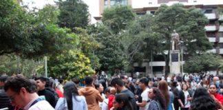 Terremoto en Colombia cobra vida de mujer que saltó desde un edificio en su desesperación