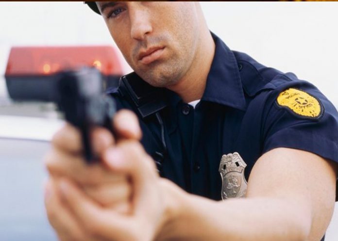 Argentina: Policía confunde a su vecino con un ladrón y lo asesina