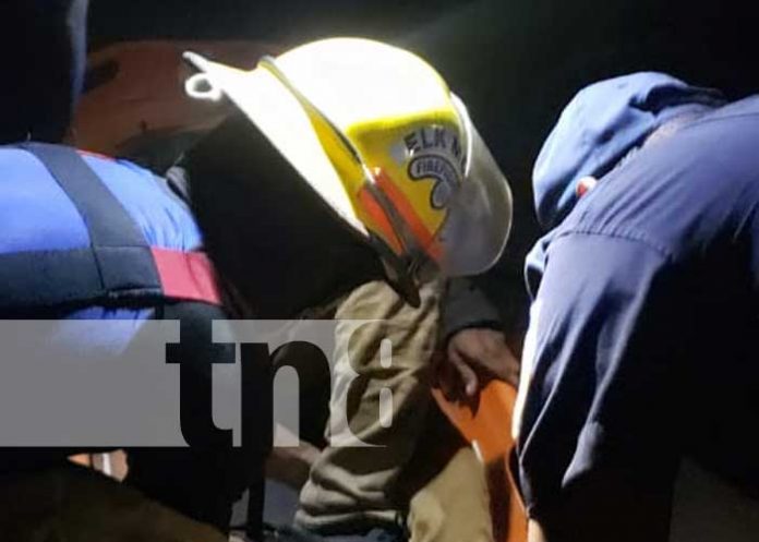 Foto: Rescatan a “El Huele” tras caer a un cauce en Granada / TN8