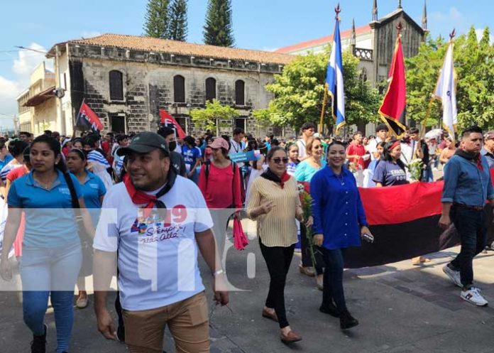 Foto: Alumnos y maestros de los Centros Tecnológicos de León conmemoraron el 46 aniversario del Héroe y Mártir Juan de Dios Muñoz Reyes/TN8