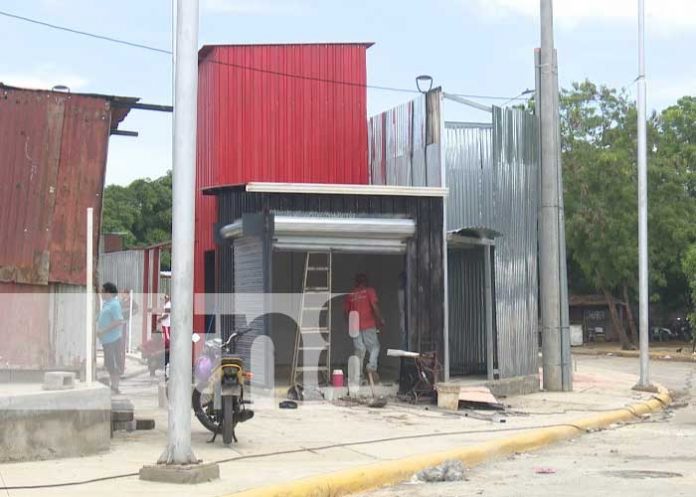 Foto: Comerciantes del Mercado Israel Lewites se Mudan a Nuevo Espacio / TN8