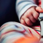 Descuido de abuela acabó con la vida de una bebé de 14 meses en Suffolk Foto: Descuido de abuela acabó con la vida de una bebé de 14 meses en Suffolk, luego de que la abuela la dejó olvidada dentro de un auto /Cortesía.