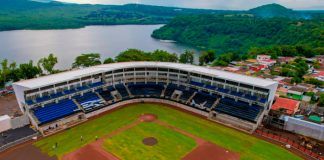 ¡De lujo! Grama, butacas y luces LED en el Estadio Roberto Clemente de Masaya