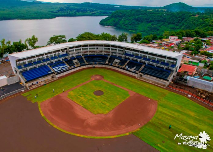 ¡De lujo! Grama, butacas y luces LED en el Estadio Roberto Clemente de Masaya