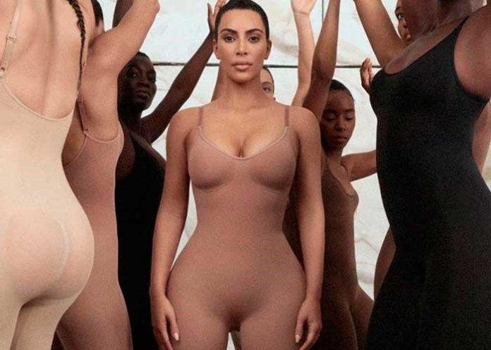 544534563645 Foto: Kim Kardashian, explota las redes sociales al revelar una fotografía antigua, quien es conciderada la reyna del gurú en redes sociales / Cortesía