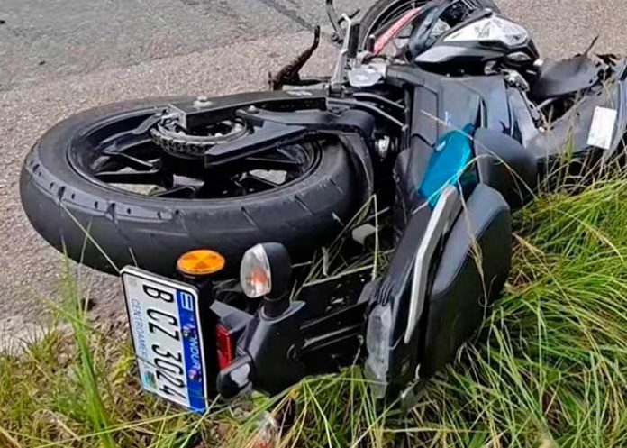 5454546 Foto: Fallece un motorizado luego de colisionar contra una camioneta en Copán Honduras, dejandso luto y dolor en sus familias /Cortesía