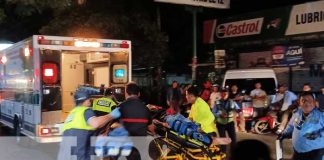 Foto: Peatón se debate entre la vida y la muerte al ser impactado por vehículo en el KM 12 Ctra. Masaya, el lesionado, fue trasladado al hospital / TN8