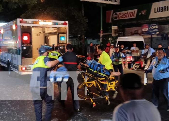 767887 - copia Foto: Peatón se debate entre la vida y la muerte al ser impactado por vehículo en el KM 12 Ctra. Masaya, el lesionado, fue trasladado al hospital / TN8