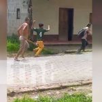 Foto: Se lo bajan de una pedrada por intentar abusar de una mujer en Waslala Matagalpa, el hecho se ha viralizado en las redes sociales / TN8