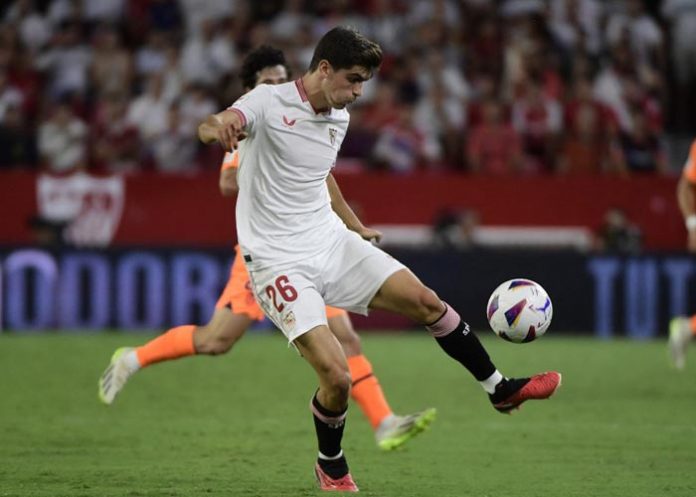 Valencia gana primer juego de La Liga