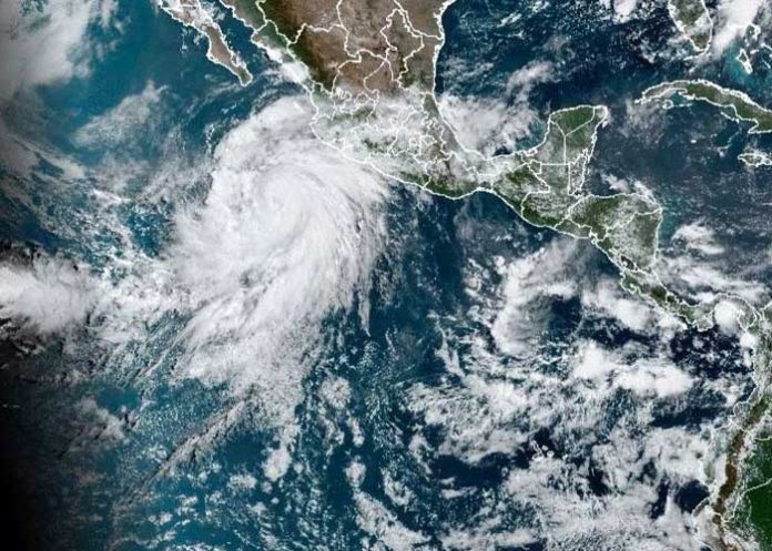 Huracán Hilary sube a categoría 4 