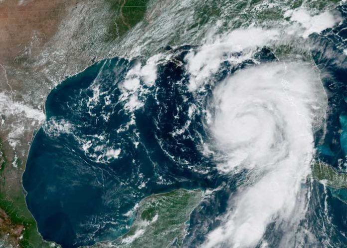 Huracán Idalia se fortalece y alcanza categoría 2