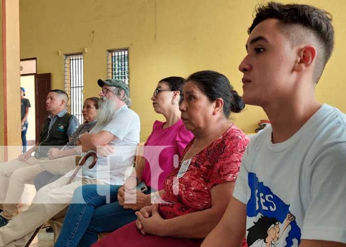 Foto: Encuentro con miembros de la CNA en Madriz / TN8