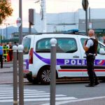 Conmoción en Francia por salvaje violación con escoba