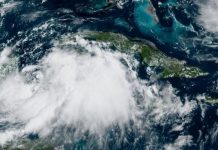 Cuba en alerta de huracán tras fuertes lluvias por tormenta tropical Idalia Tormenta tropical Idalia en Cuba