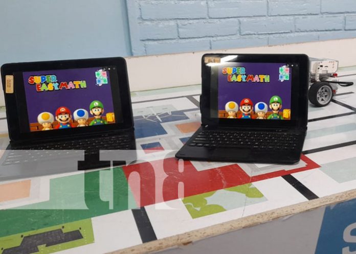 Foto: Panel de educación y tecnología en Managua / TN8