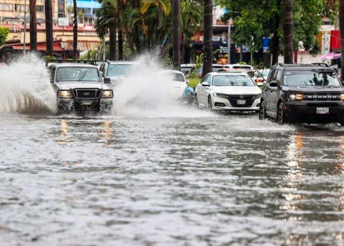 EE.UU. se prepara para inundaciones por Hilary
