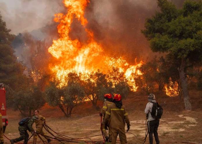 grecia2 Grecia sigue afectado por incendios forestales