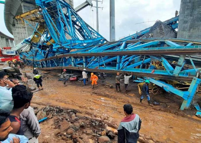 grua1 Gran tragedia en la India