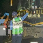 Trágica imprudencia peatonal: Muere arrollado por bus en Juigalpa Foto: Accidente de tránsito en Juigalpa cobra una vida / TN8