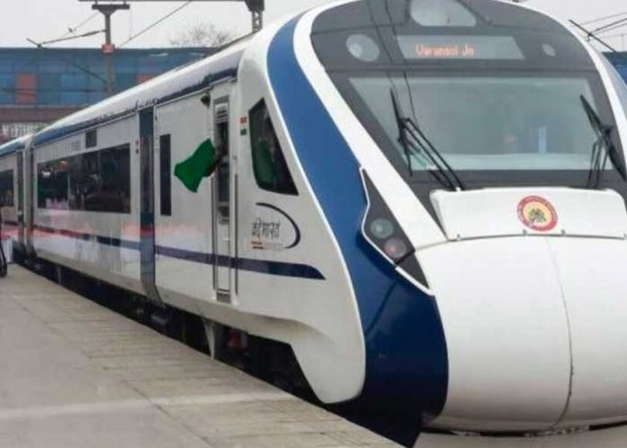 Hombre es aplastado por Metro de la India