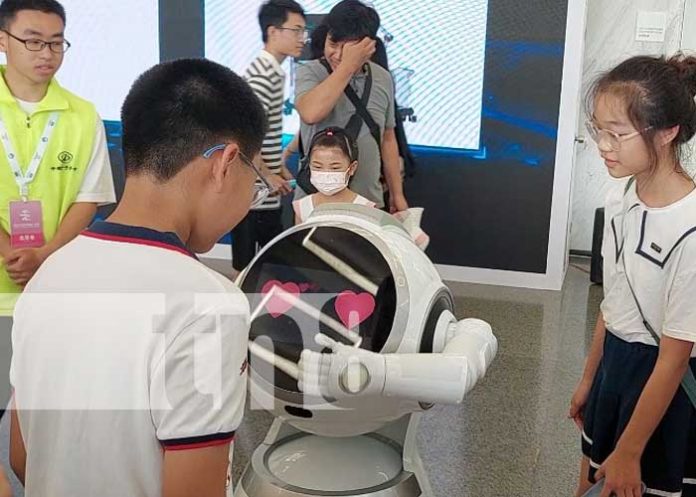 Foto: Congreso de robótica en China / TN8