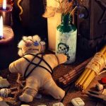 ¿Milagro? Pastor libera a mujer de brujería sacando un sapo de su estómago Pastor libera a mujer de brujería