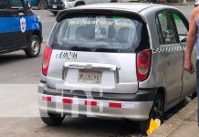 ¿Fue un infarto? Hallan a taxista muerto en zona transitada de Managua Foto: Encuentran a cadete muerto en un taxi en Managua / TN8