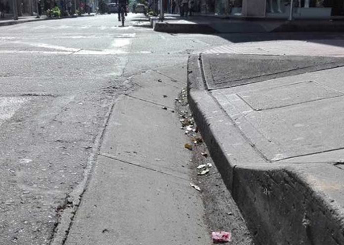 1 Foto: ¡En pleno andén! Mujer es arrollada por un vehículo en Tegucigalpa, Honduras / Cortesía