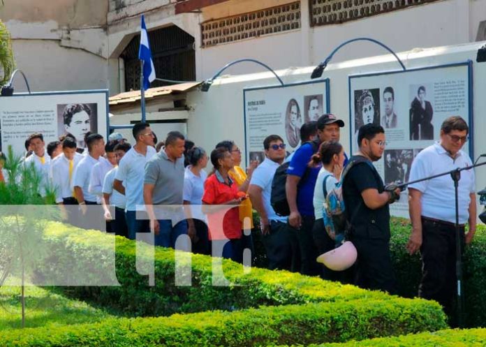 1 Con declamaciones, leoneses celebran el Circuito Creativo Dariano