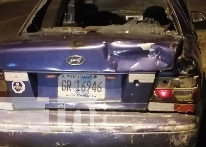 Foto: Hombre en estado grave luego de impactar contra un taxi en Granada / TN8