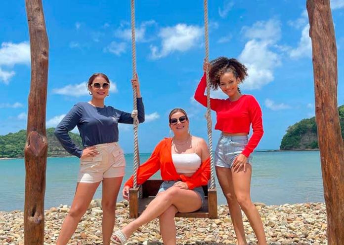 1 ¡Están que arden! Mañaneras lucen cuerpazos en la playa (Fotos)