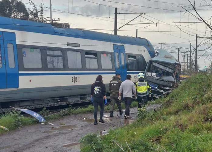 1 Foto: Aparatoso accidente de tránsito en el sur de Chile/cortesía