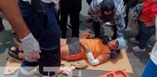 Foto: Un auto impacta a un motociclista y este atropella a una señora en Managua/TN8