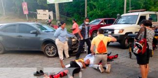 Mujer realiza mala maniobra y lesiona de gravedad a motociclista en Managua