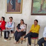 Foto: Premian a diseñadores de huipil /TN8