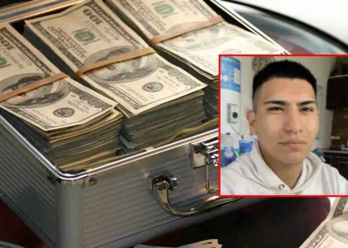 Joven devuelve un bolso con $20 millones sin pedir recompensa