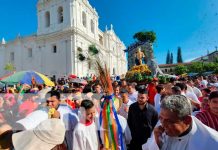 Foto: "Al ritmo de tambores" Leoneses bailaron para honrar a San Jerónimo / TN8