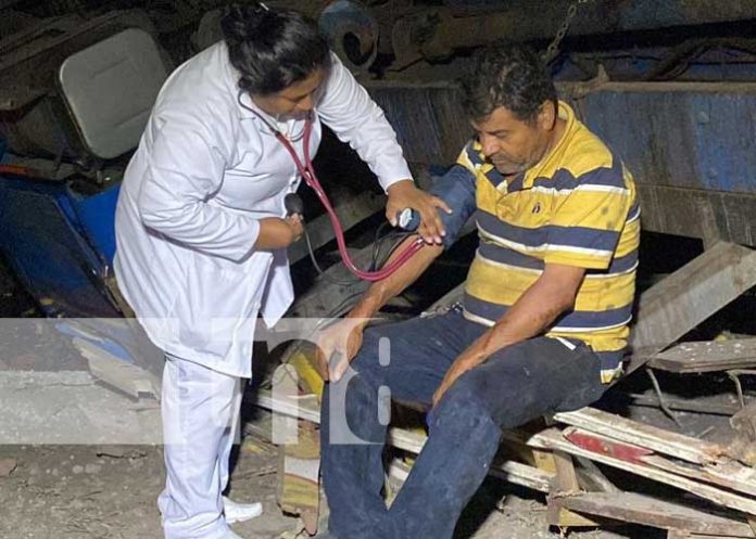 Foto: Se le van los frenos y choca violentamente contra un árbol en Juigalpa / TN8