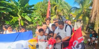 Familias de Bilwi contentas con puente peatonal